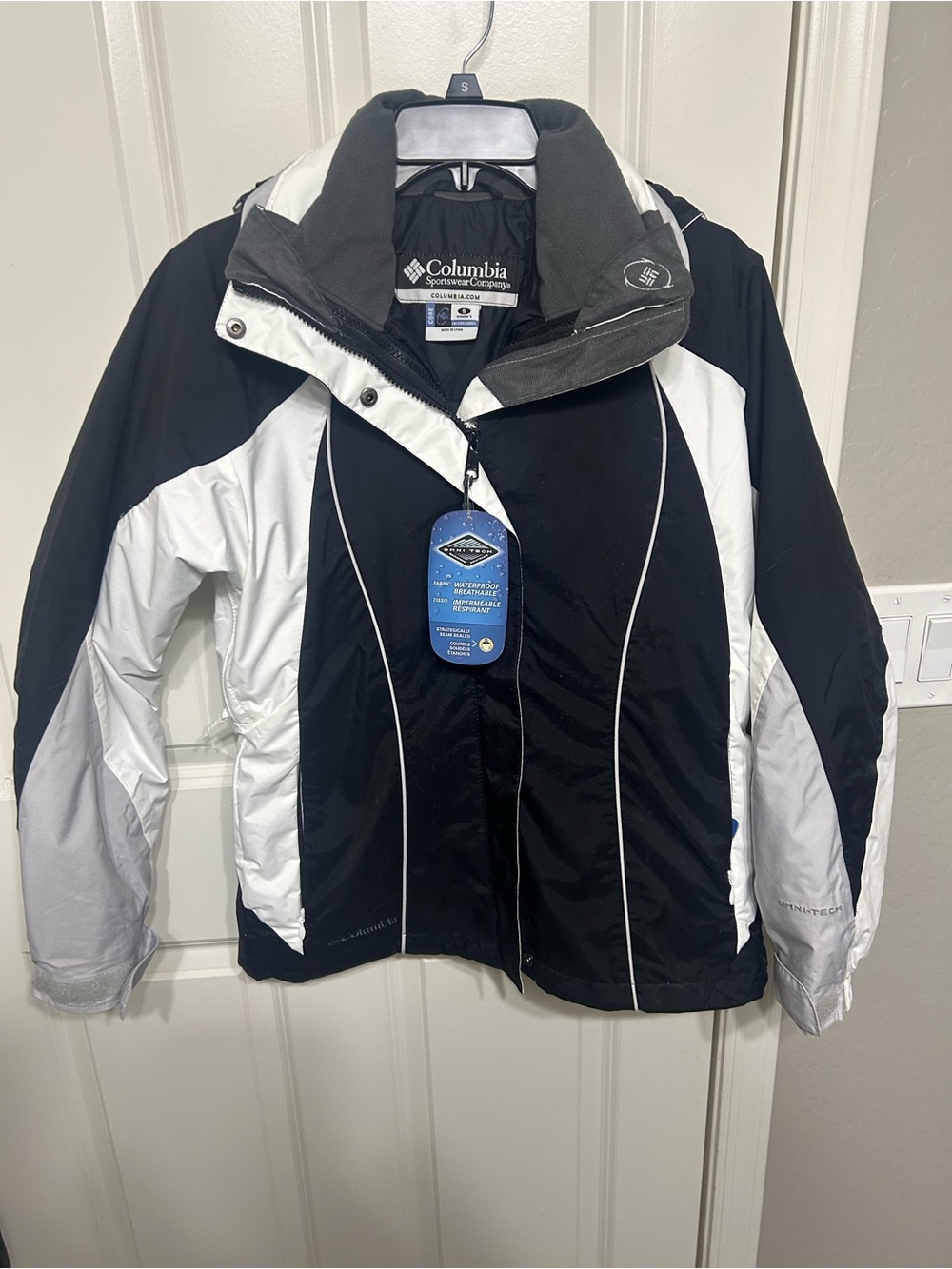 Columbia Black and White Women's Ski Jacket with Hood and Piping